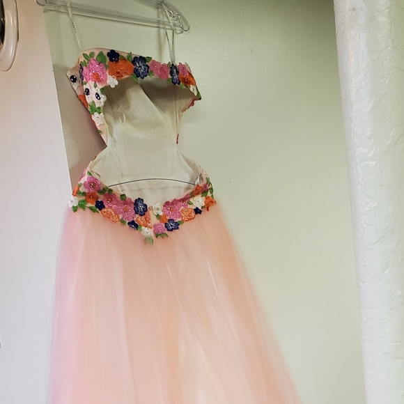 Prom dress - Picture 5 of 5